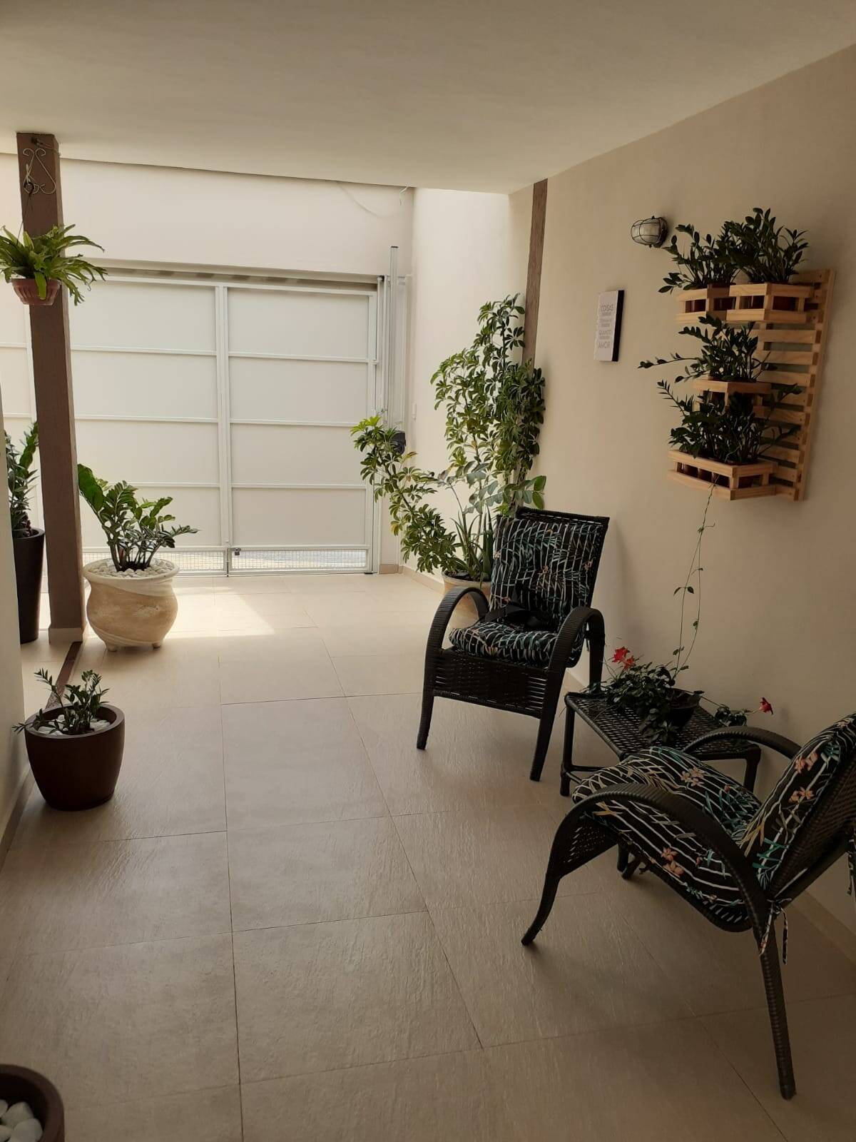 Casa à venda com 3 quartos, 160m² - Foto 1