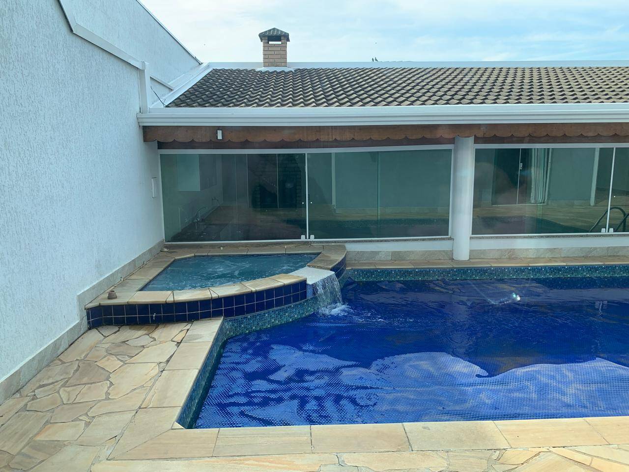 Casa à venda e aluguel com 3 quartos, 300m² - Foto 19