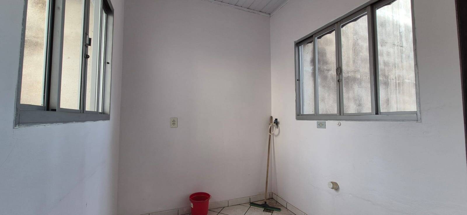 Casa à venda com 2 quartos, 250m² - Foto 5