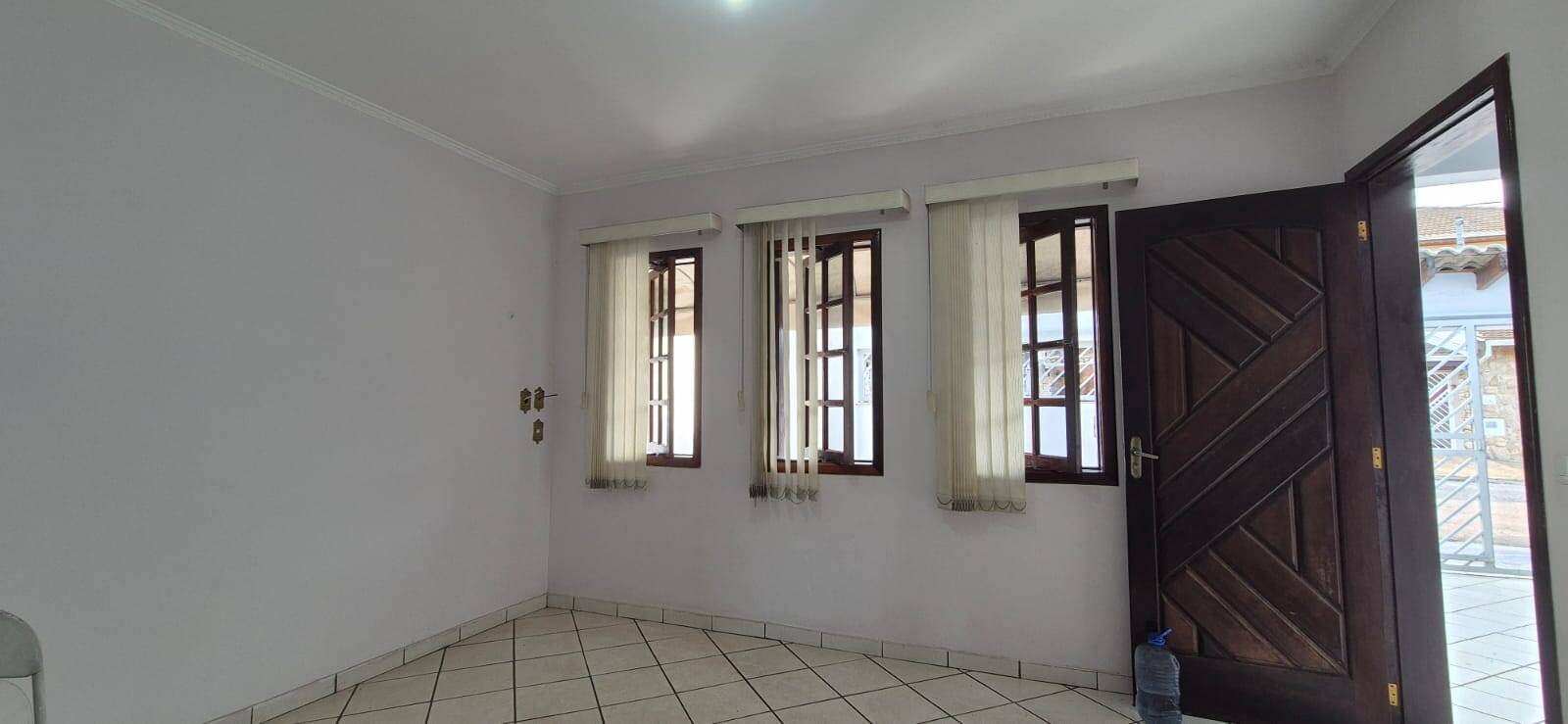 Casa à venda com 2 quartos, 250m² - Foto 6