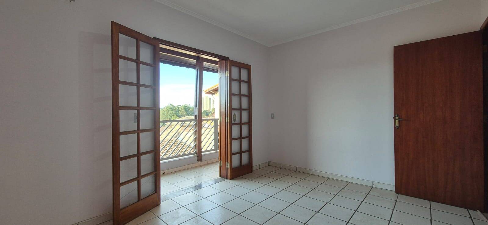 Casa à venda com 2 quartos, 250m² - Foto 8