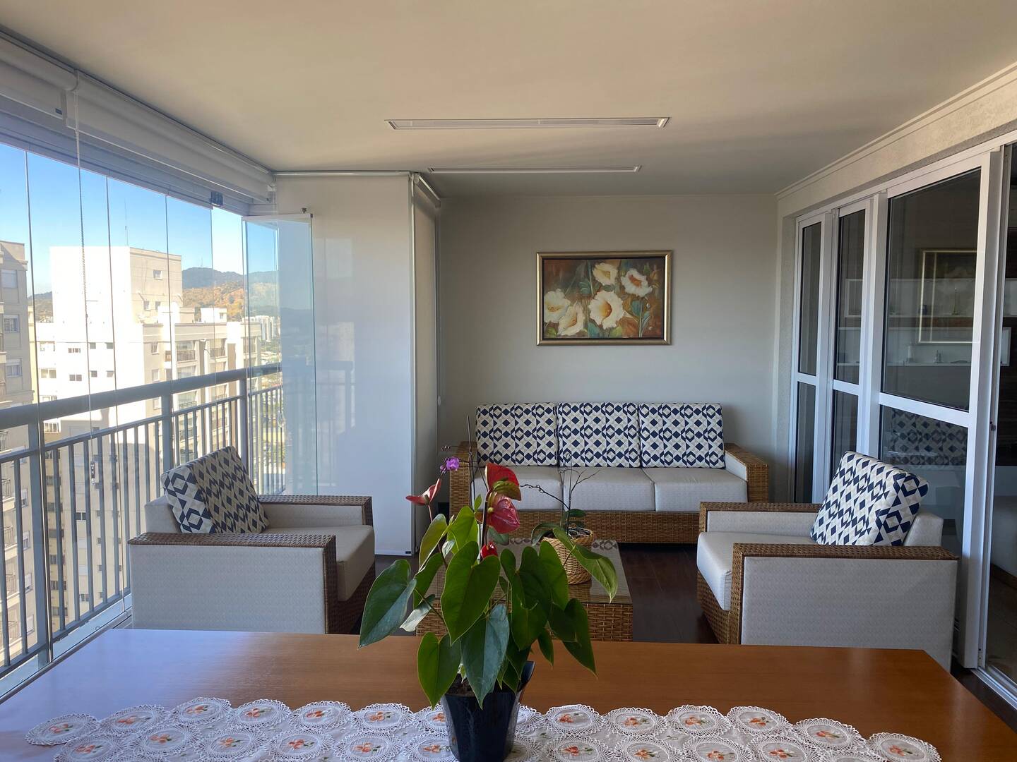 Apartamento à venda com 3 quartos, 160m² - Foto 1